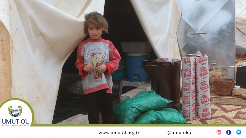 Umut Ol İnsani Yardım Derneği Suriye'de İhtiyaç Sahiplerine Soba ve Kömür Dağıttı.