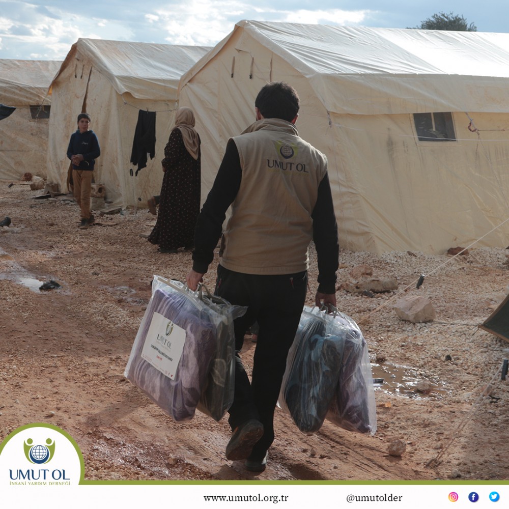 Umut Ol İnsani Yardım Derneği Suriye'nin İdlib bölgesinde Kış Yardım Çalışmalarına devam ediyor.