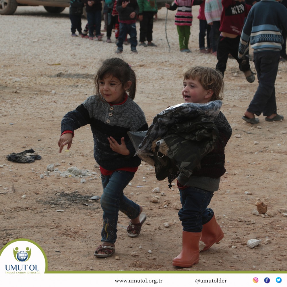 Umut Ol İnsani Yardım Derneği Suriye'nin İdlib bölgesinde Kış Yardım Çalışmalarına devam ediyor.