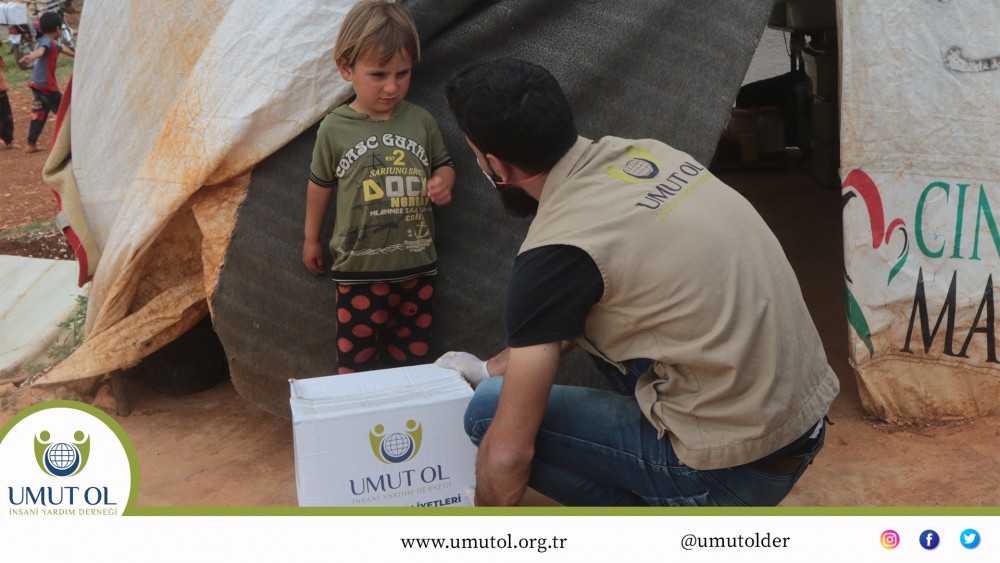 Umut Ol İnsani Yardım Derneği Suriye'de İhtiyaç Sahiplerine Ramazan Kumanyası Dağıttı.
