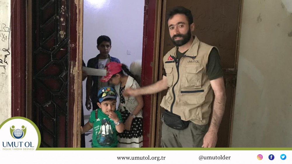 Umut Ol İnsani Yardım Derneği Suriye'de İhtiyaç Sahiplerine Fitre Dağıttı.