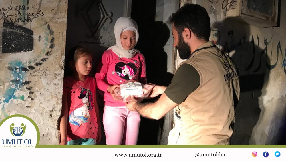 Umut Ol İnsani Yardım Derneği  Suriye'de Akika Kurbanı Kesti.