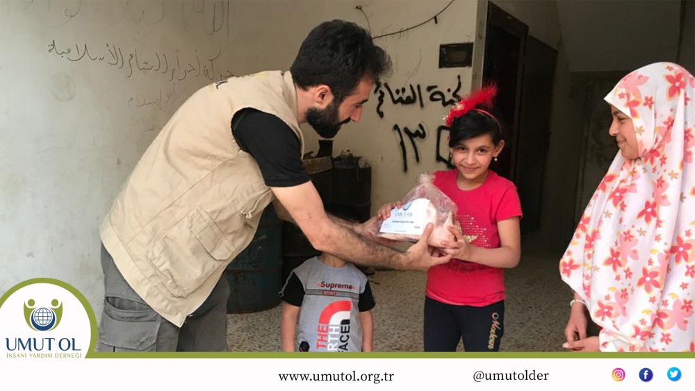 Umut Ol İnsani Yardım Derneği  Suriye'de Akika Kurbanı Kesti.